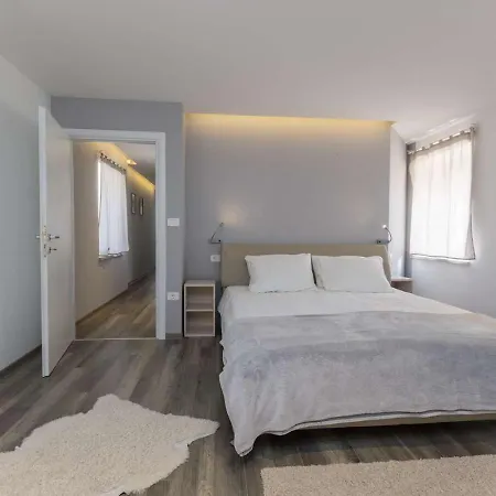 Viscum In Istria For 8 Persons With Large Garden - Pet Friendly Villa *