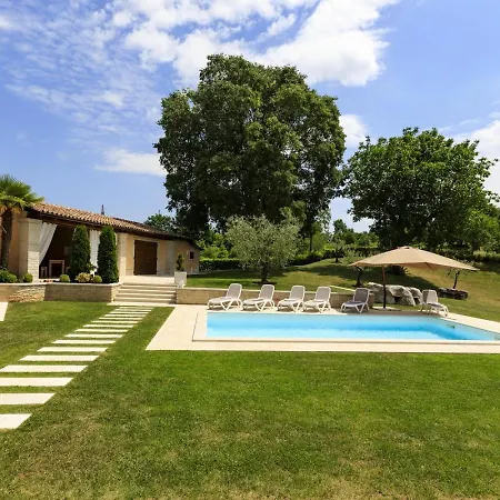 Viscum In Istria For 8 Persons With Large Garden - Pet Friendly Villa *