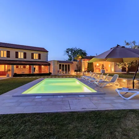 Viscum In Istria For 8 Persons With Large Garden - Pet Friendly Villa *