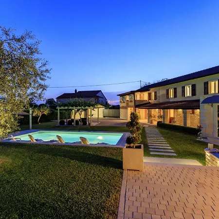 Viscum In Istria For 8 Persons With Large Garden - Pet Friendly Pazin
