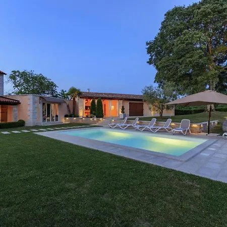 Viscum In Istria For 8 Persons With Large Garden - Pet Friendly Villa