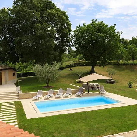 Viscum In Istria For 8 Persons With Large Garden - Pet Friendly