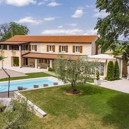 Viscum In Istria For 8 Persons With Large Garden - Pet Friendly
