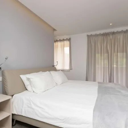 Βίλα Viscum In Istria For 8 Persons With Large Garden - Pet Friendly *