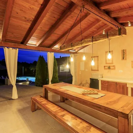 Viscum In Istria For 8 Persons With Large Garden - Pet Friendly *
