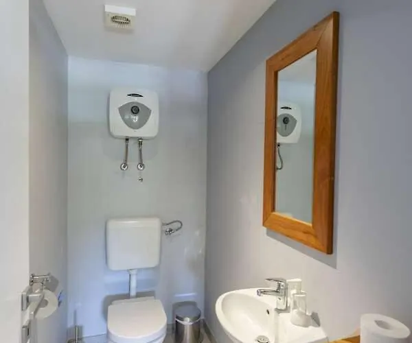 Villa Viscum In Istria For 8 Persons With Large Garden - Pet Friendly