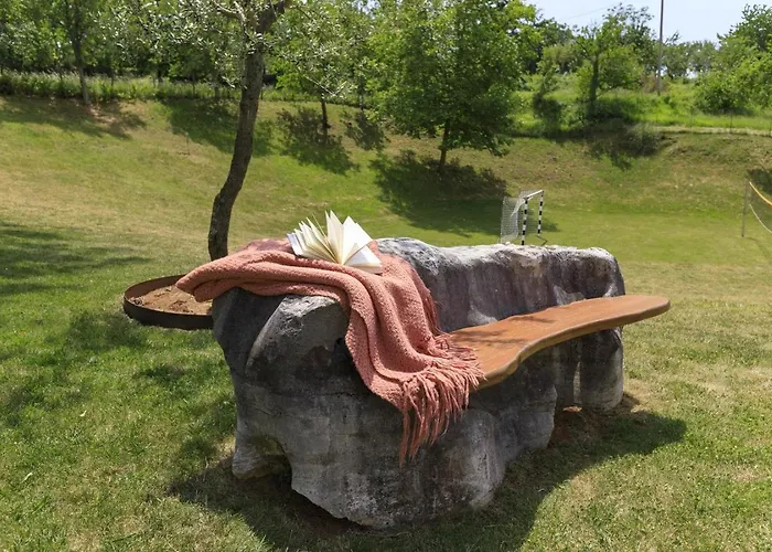 Viscum In Istria For 8 Persons With Large Garden - Pet Friendly Villa Pazin