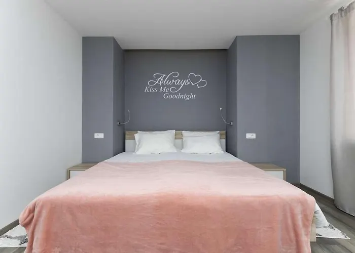 Viscum In Istria For 8 Persons With Large Garden - Pet Friendly Villa