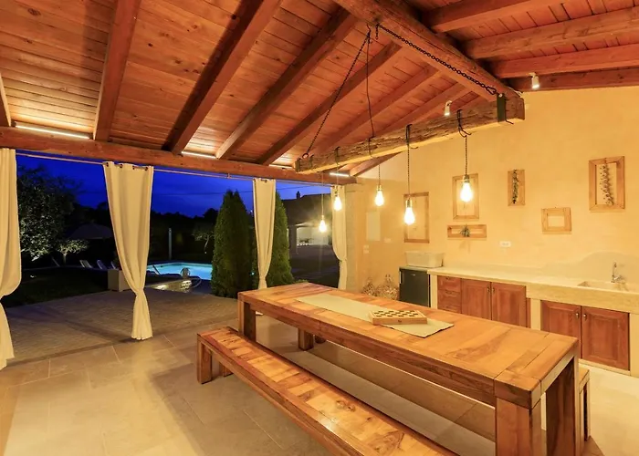 Viscum In Istria For 8 Persons With Large Garden - Pet Friendly *