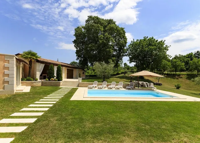 Viscum In Istria For 8 Persons With Large Garden - Pet Friendly Villa *