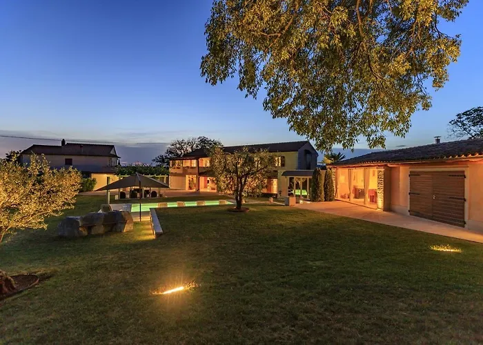 Villa Viscum In Istria For 8 Persons With Large Garden - Pet Friendly Pazin