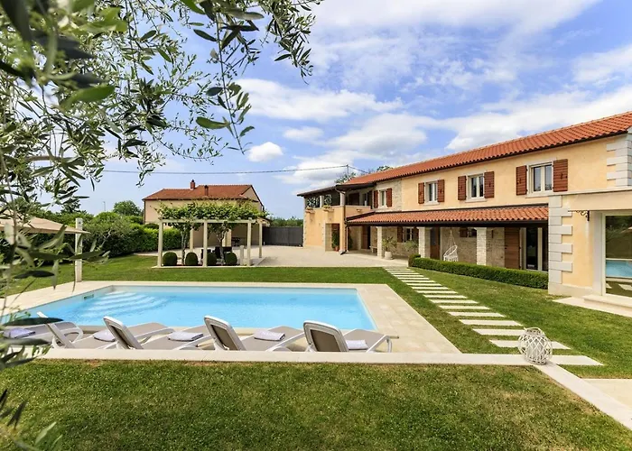 Viscum In Istria For 8 Persons With Large Garden - Pet Friendly Villa Pazin