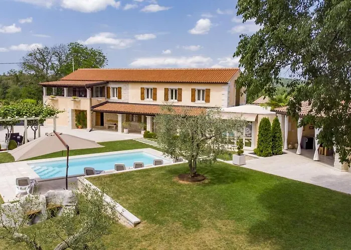 Viscum In Istria For 8 Persons With Large Garden - Pet Friendly